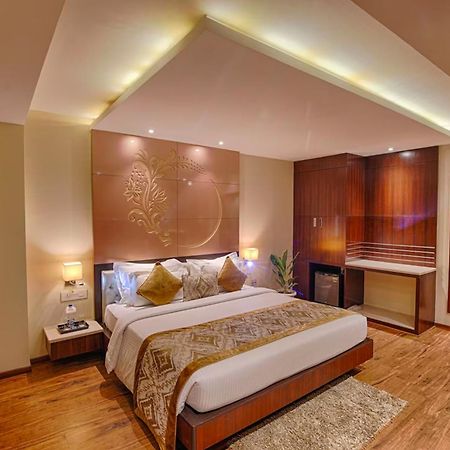 Hotel Good Times Near Ganga Ram Hospital And Karol Bagh Metro 德里 外观 照片