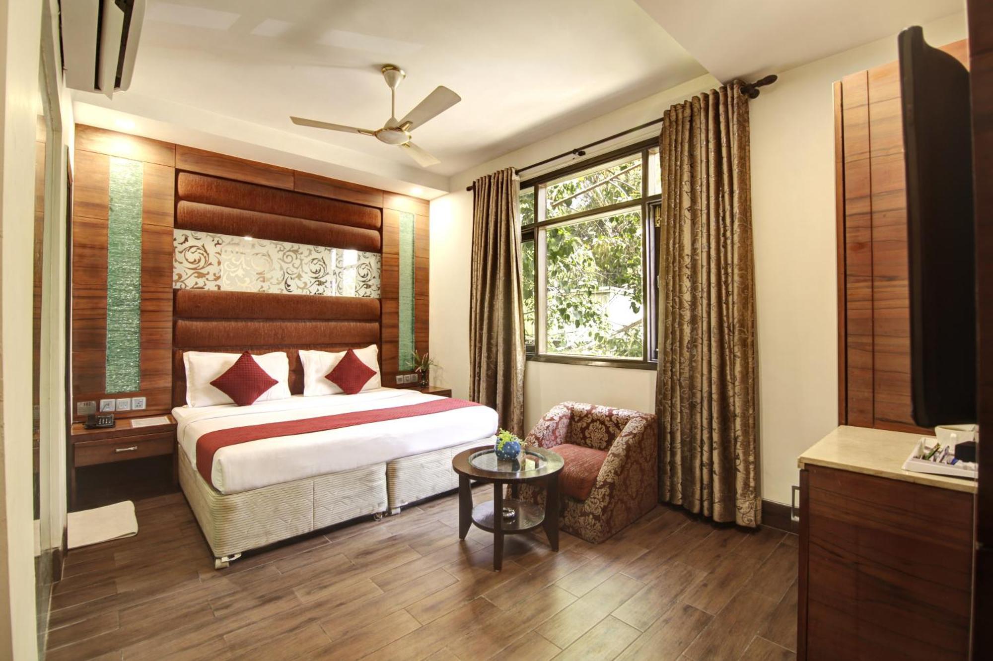 Hotel Good Times Near Ganga Ram Hospital And Karol Bagh Metro 德里 外观 照片