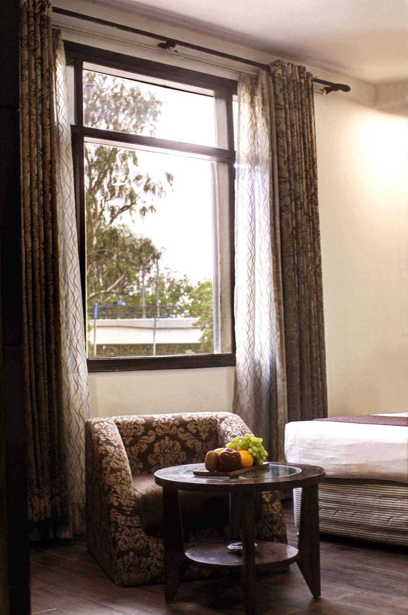 Hotel Good Times Near Ganga Ram Hospital And Karol Bagh Metro 德里 外观 照片