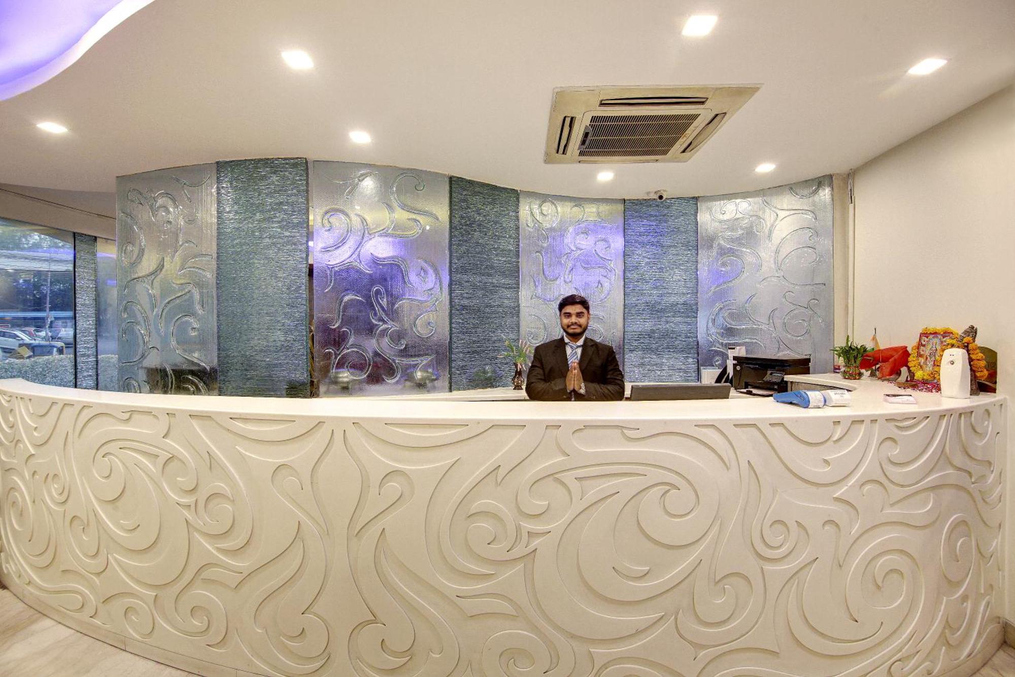 Hotel Good Times Near Ganga Ram Hospital And Karol Bagh Metro 德里 外观 照片