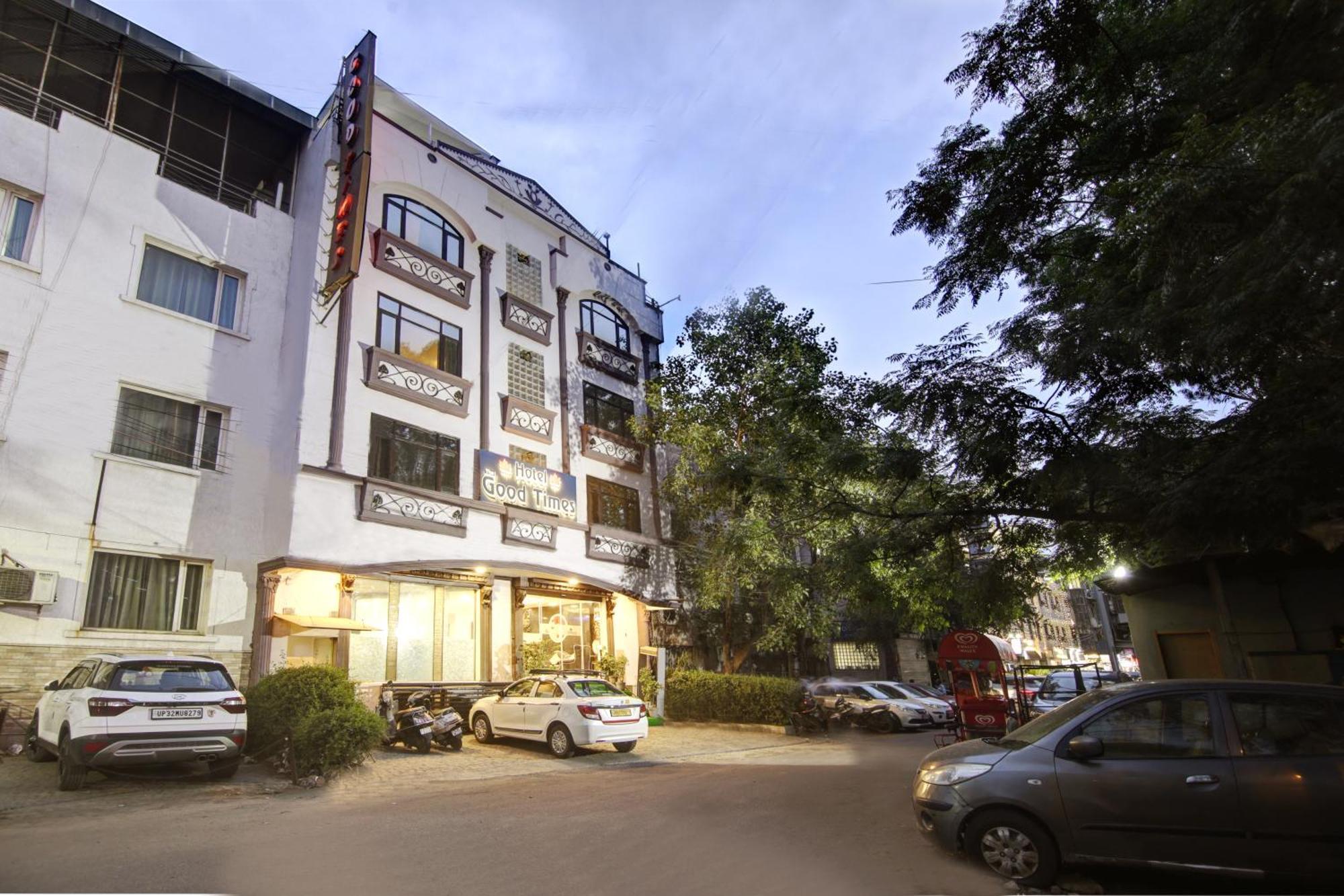 Hotel Good Times Near Ganga Ram Hospital And Karol Bagh Metro 德里 外观 照片