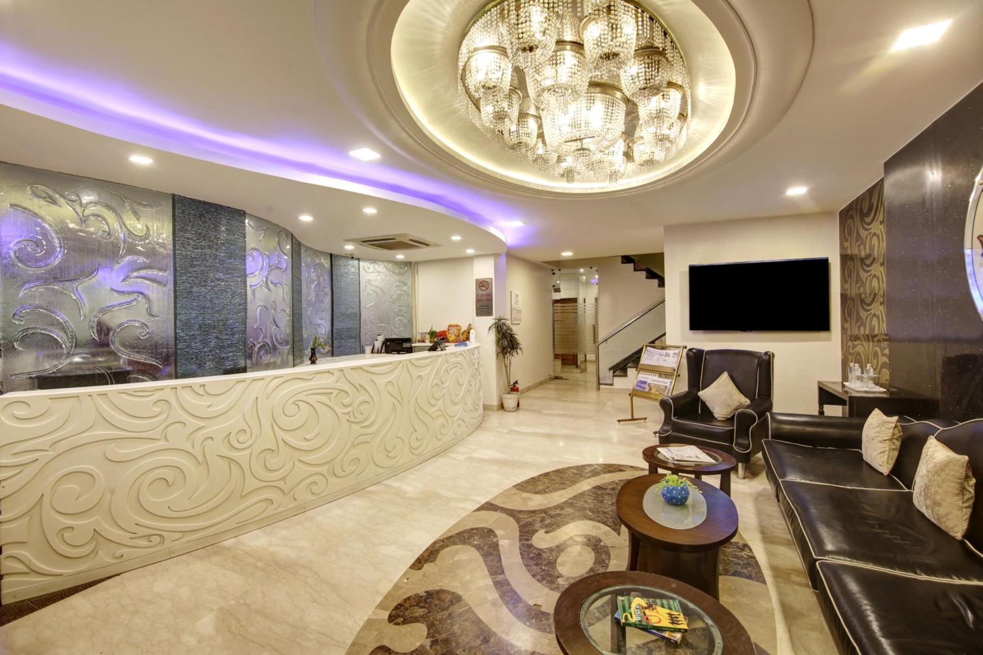 Hotel Good Times Near Ganga Ram Hospital And Karol Bagh Metro 德里 外观 照片
