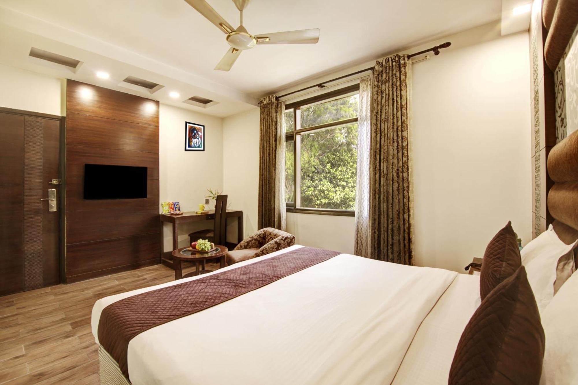 Hotel Good Times Near Ganga Ram Hospital And Karol Bagh Metro 德里 外观 照片
