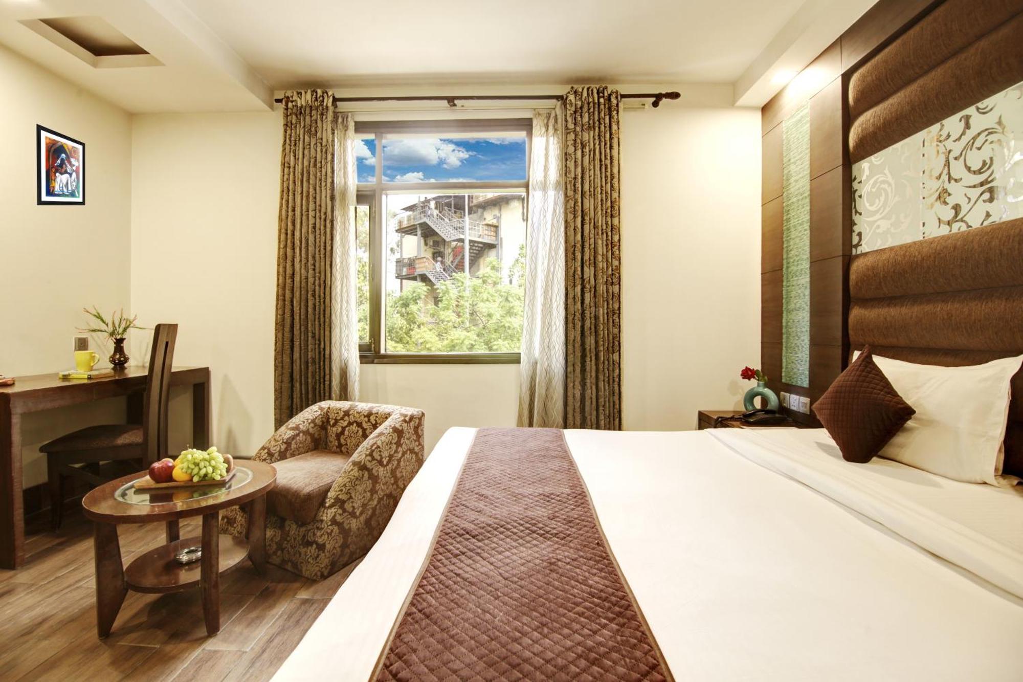 Hotel Good Times Near Ganga Ram Hospital And Karol Bagh Metro 德里 外观 照片