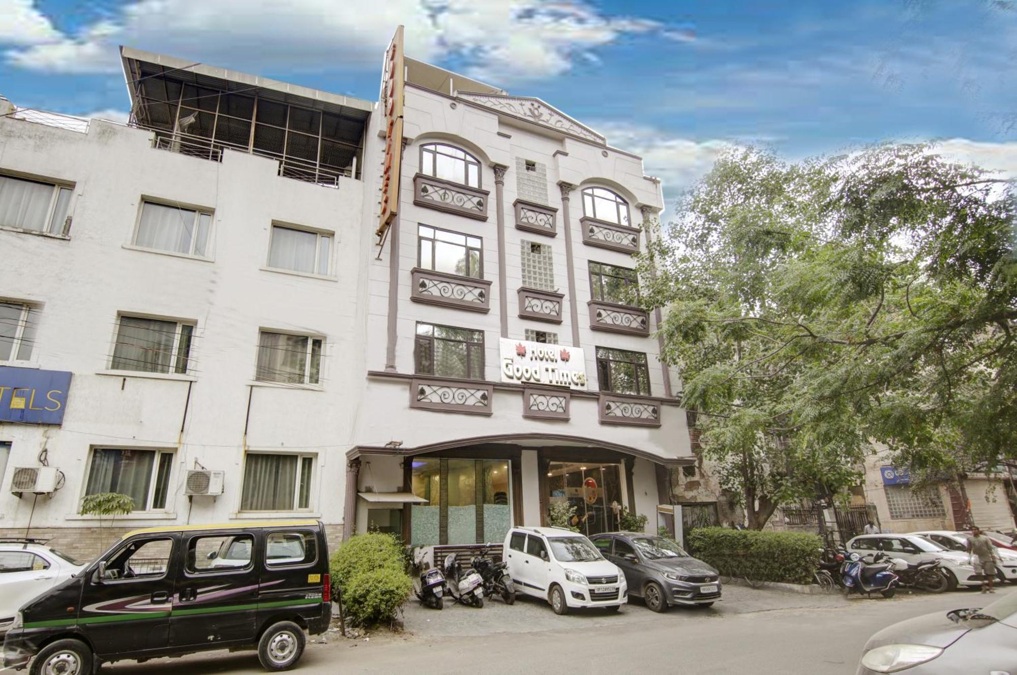 Hotel Good Times Near Ganga Ram Hospital And Karol Bagh Metro 德里 外观 照片