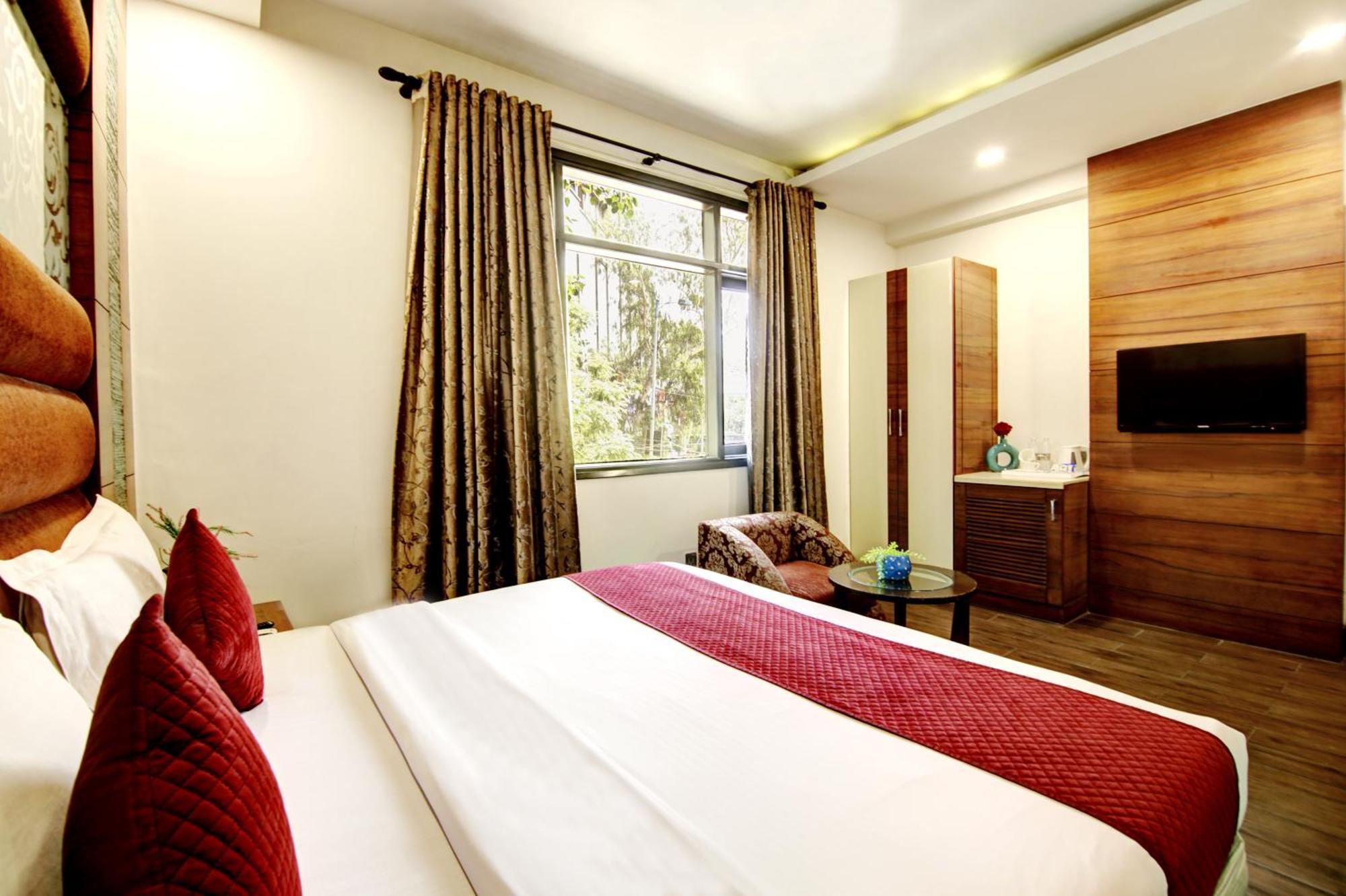 Hotel Good Times Near Ganga Ram Hospital And Karol Bagh Metro 德里 外观 照片