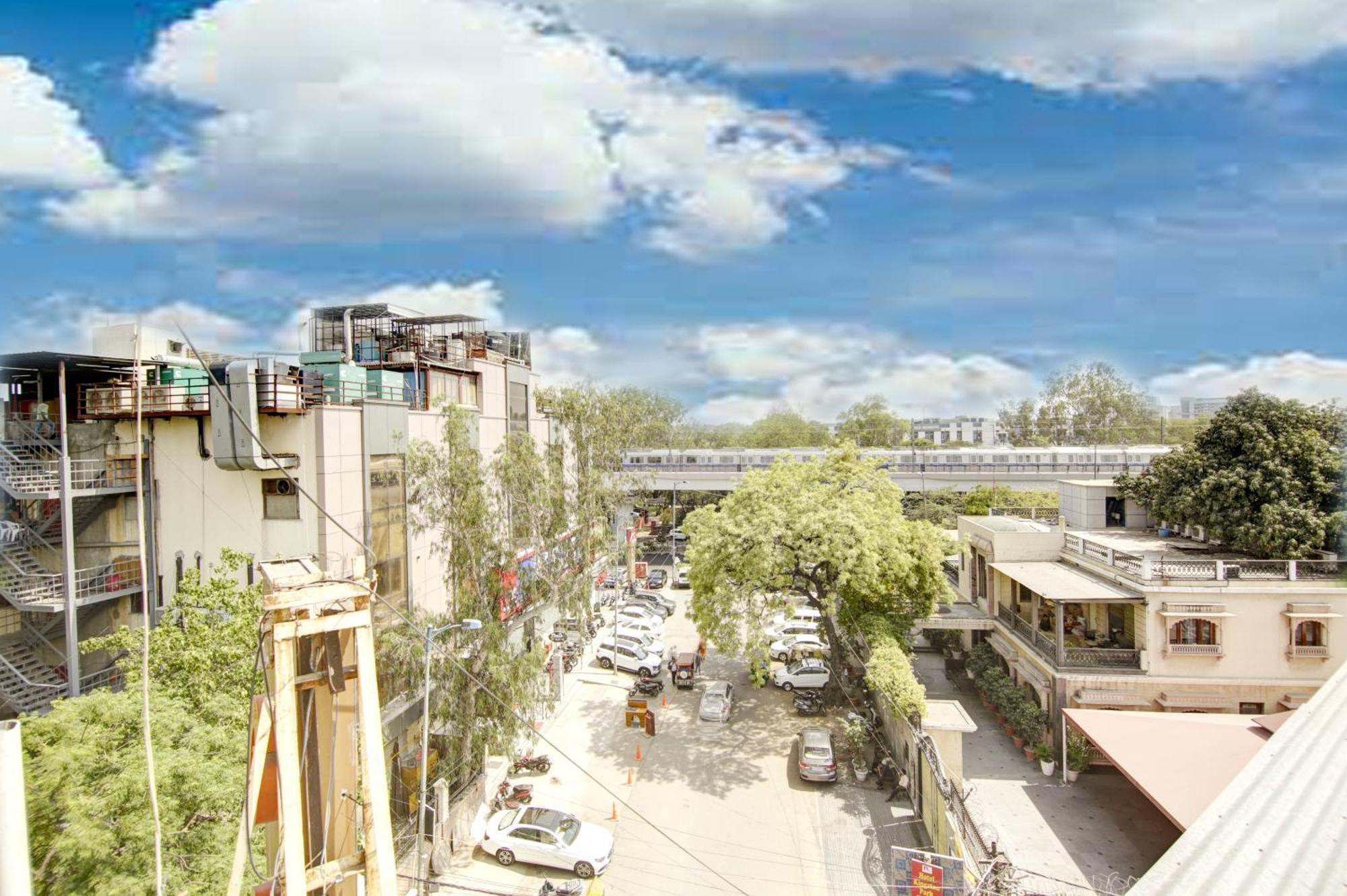 Hotel Good Times Near Ganga Ram Hospital And Karol Bagh Metro 德里 外观 照片