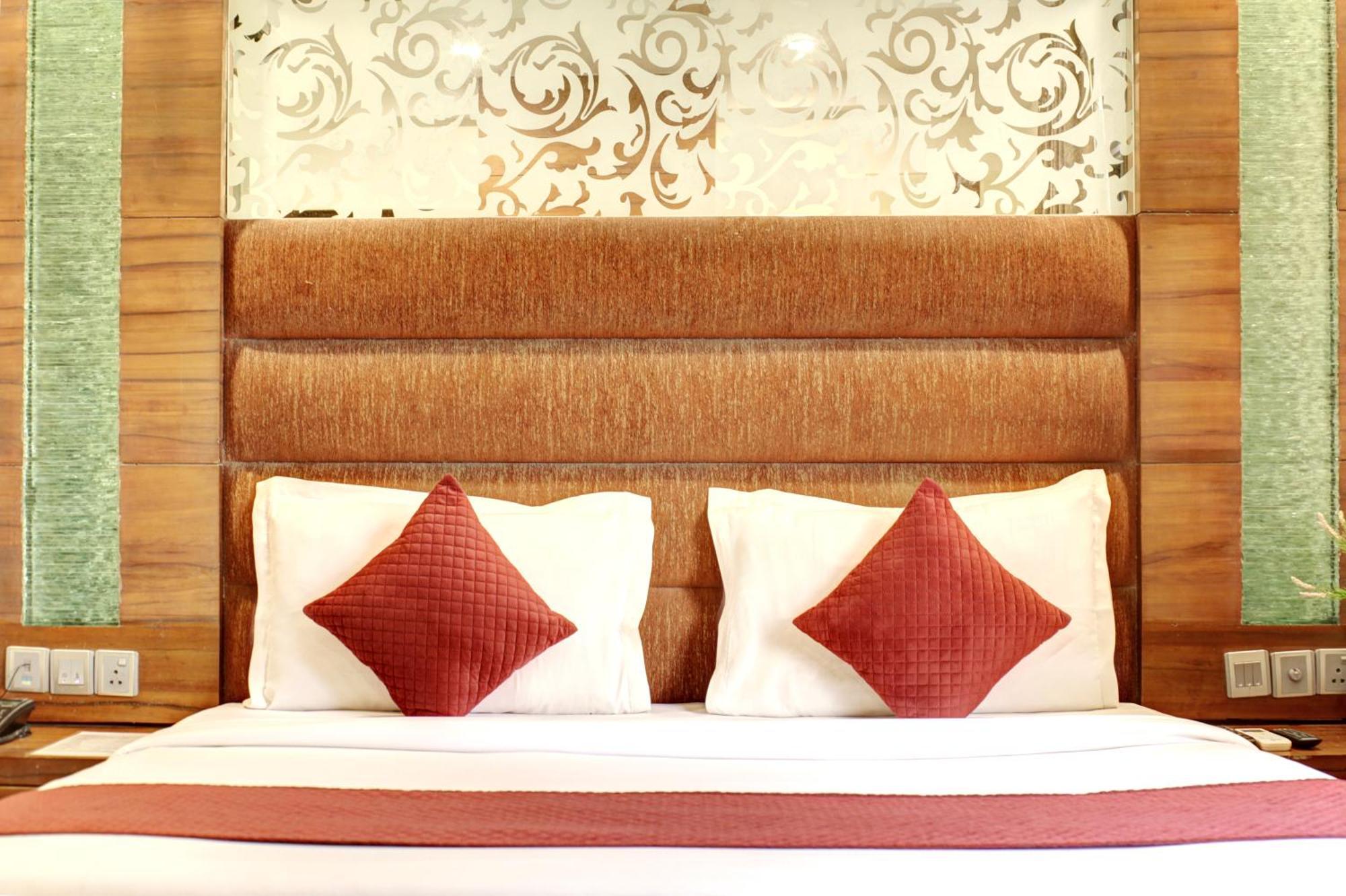 Hotel Good Times Near Ganga Ram Hospital And Karol Bagh Metro 德里 外观 照片