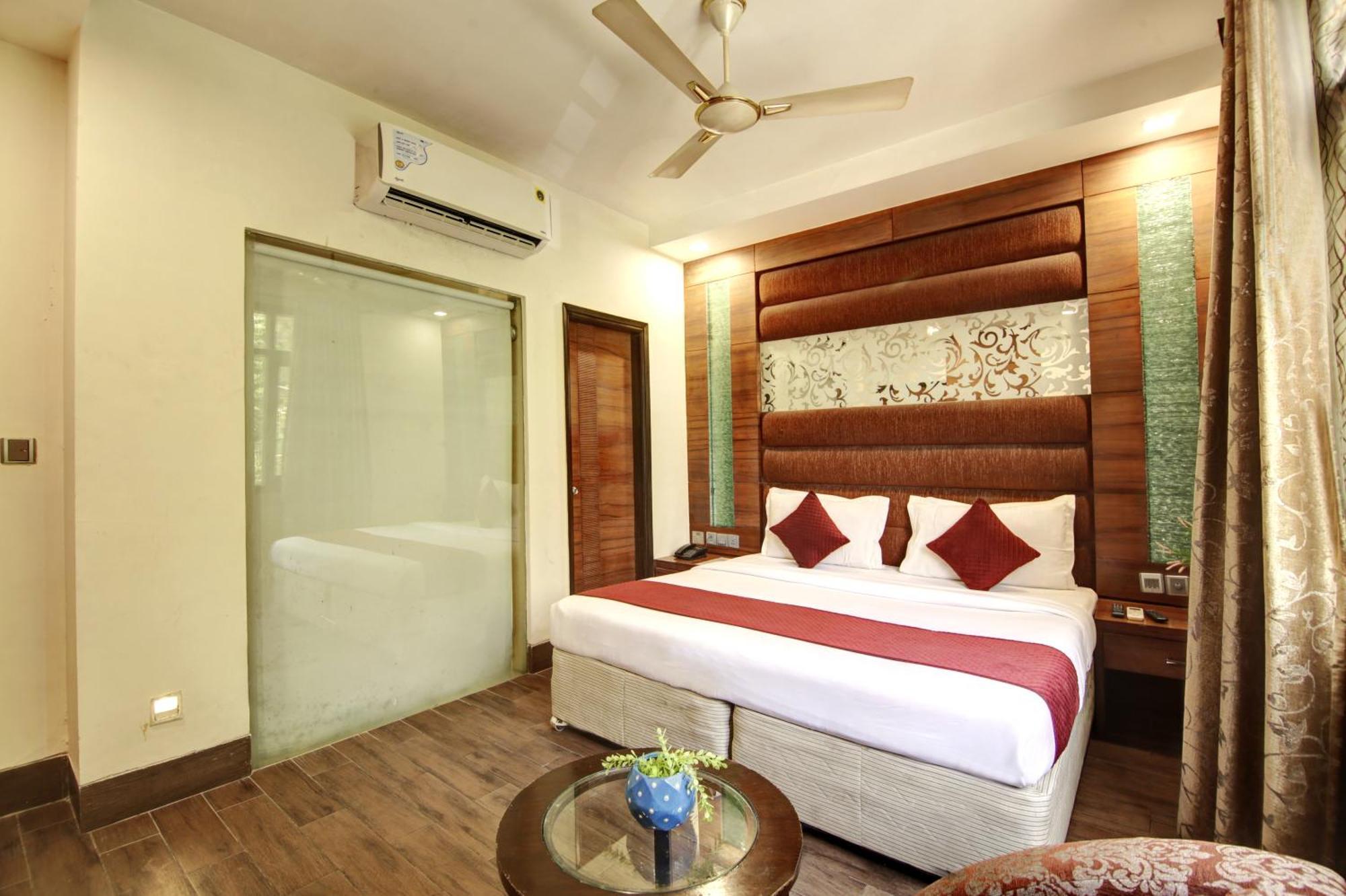 Hotel Good Times Near Ganga Ram Hospital And Karol Bagh Metro 德里 外观 照片