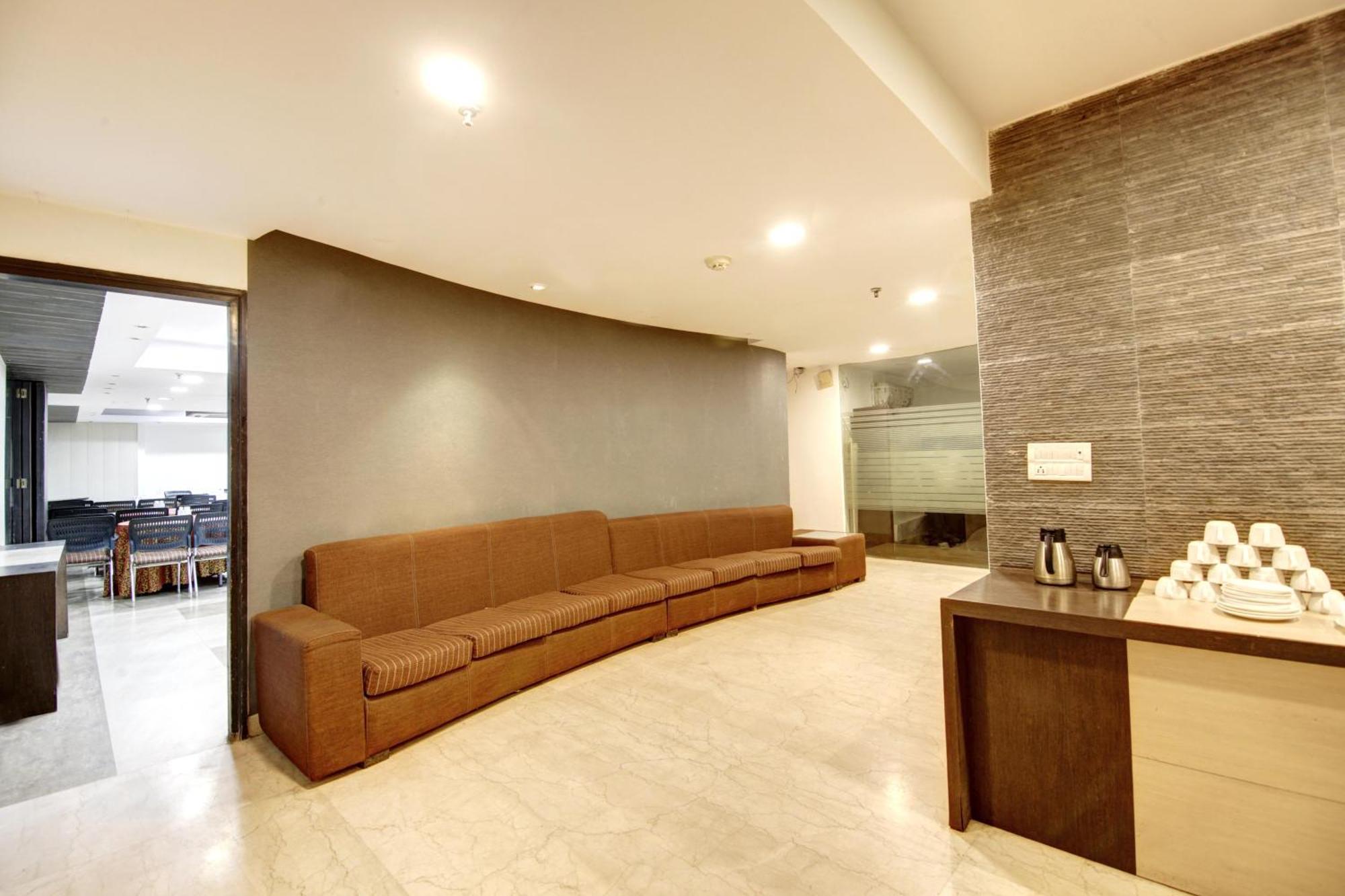 Hotel Good Times Near Ganga Ram Hospital And Karol Bagh Metro 德里 外观 照片